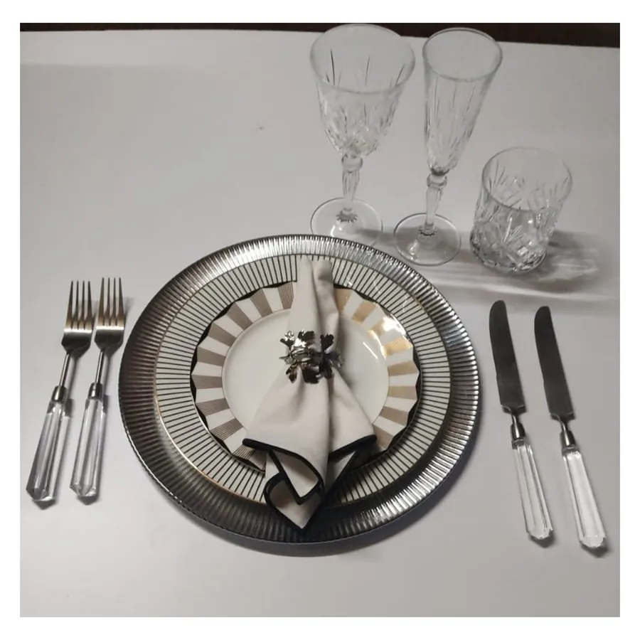 Салфетка молочная с черным кантом - Фото миниатюра 6