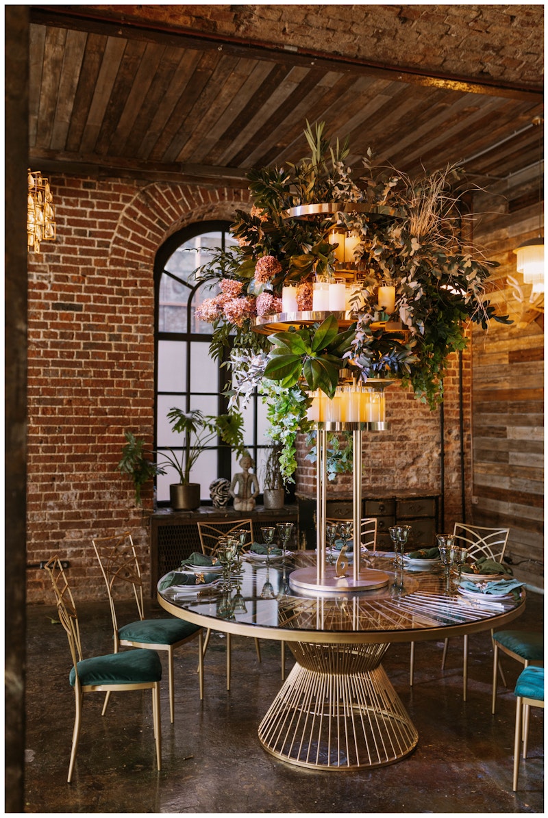 Стойка Сингулярность, золотая, Л