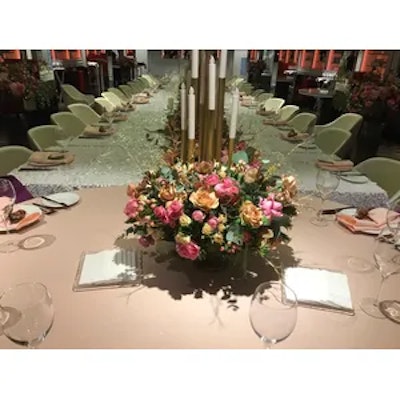 Скатерть с крупными пайетками, прямоугольная, белая - изображение 4