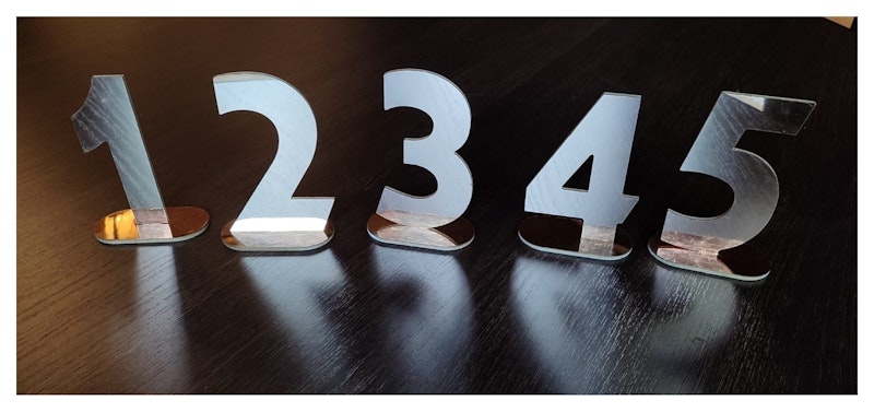 Номерок стола серебряный