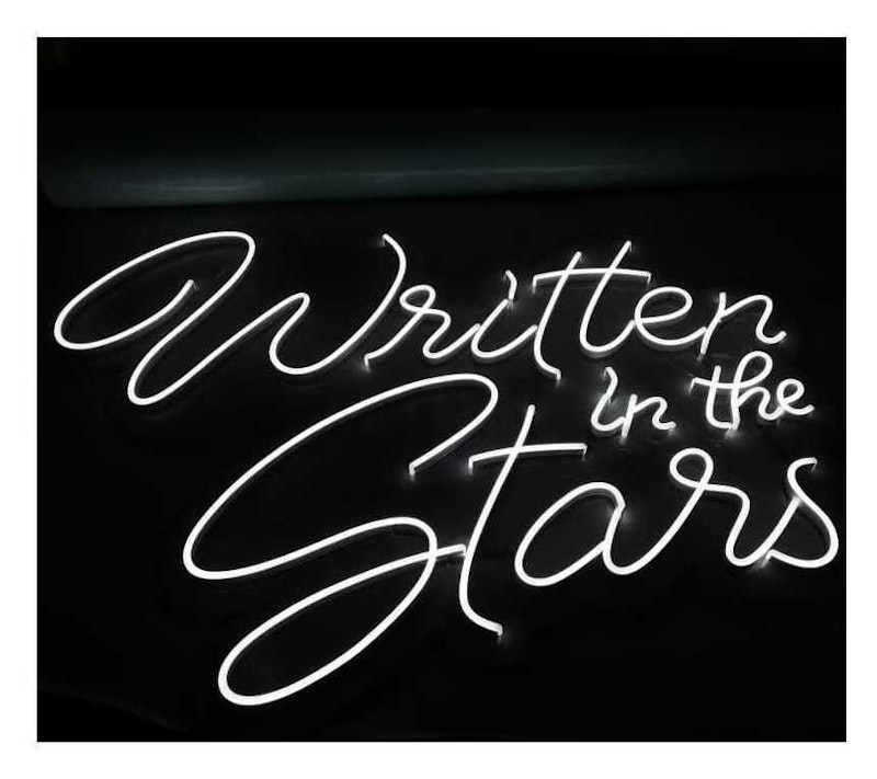 Неоновая надпись "Риттен ин зе старз"