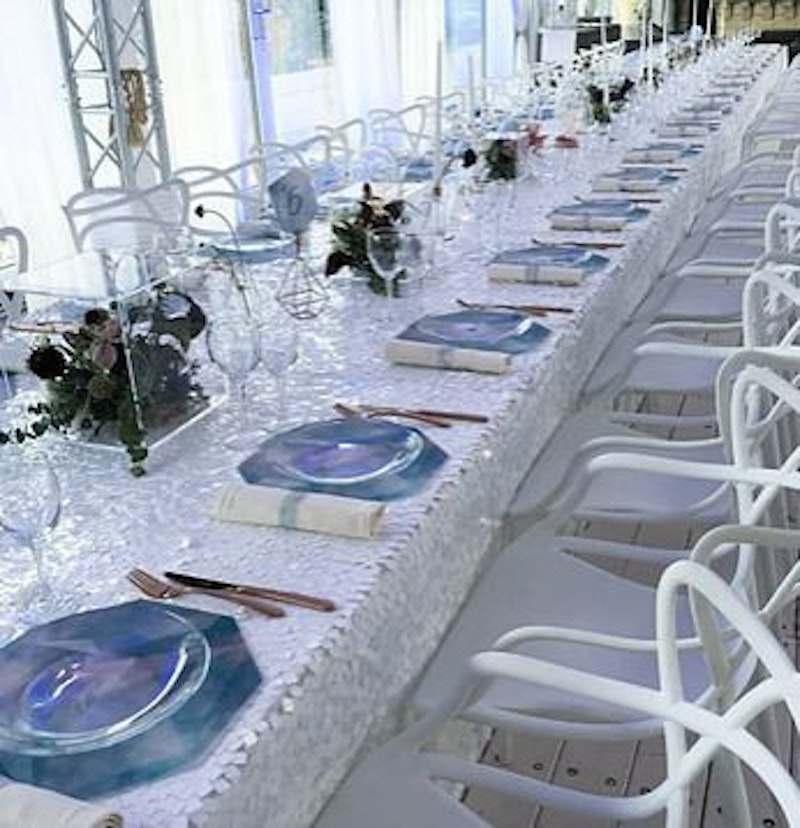 Скатерть с крупными пайетками, прямоугольная, белая