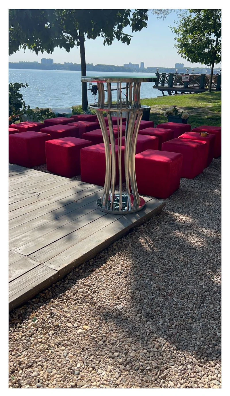 Пуф квадратный Точка, велюр, Малиново-красный