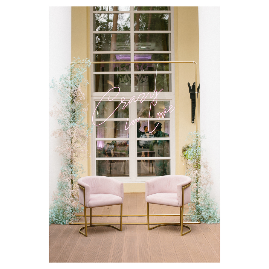 Фотозона "Безумно влюбленный" - Фото миниатюра 2