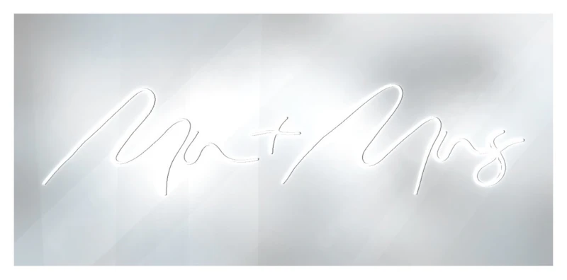 Неоновая вывеска Мистер + Миссис белая