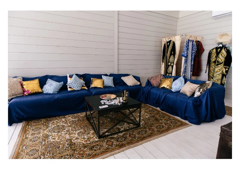 Подушка пайетки серебро с золотом