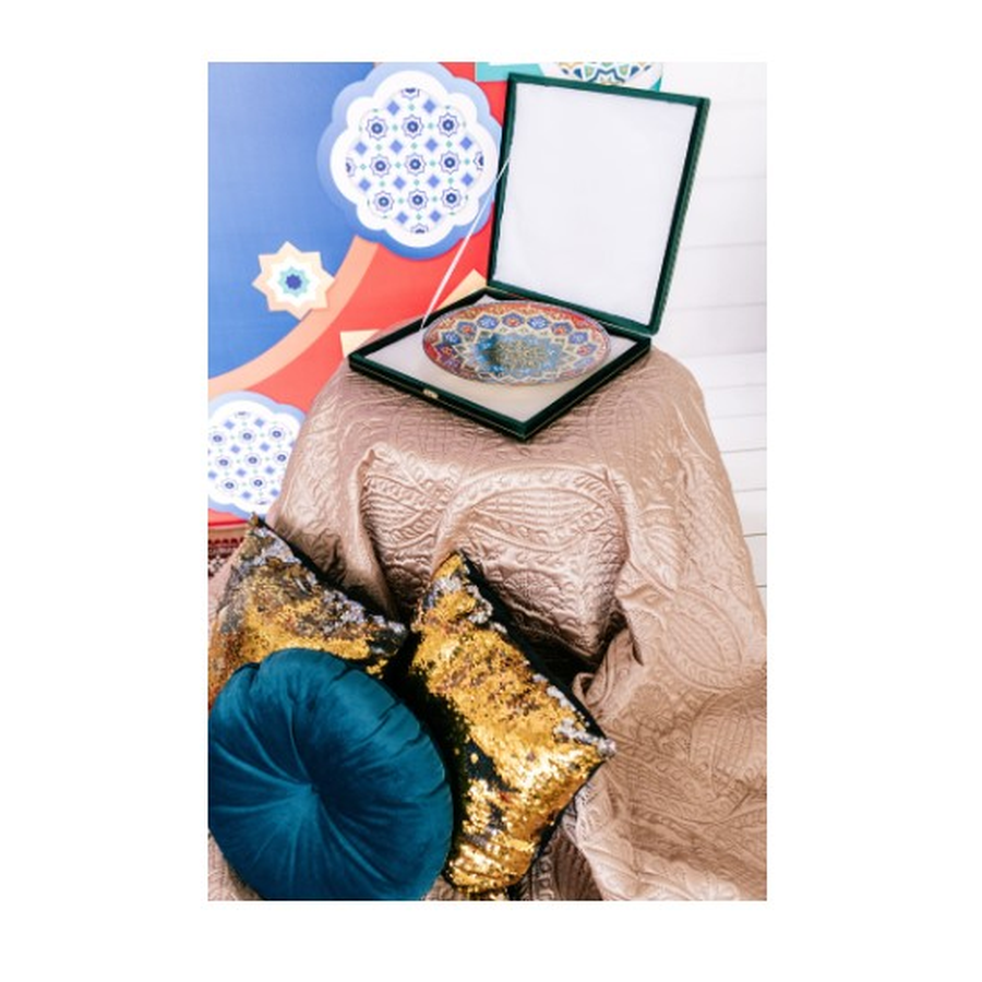 Подушка пайетки серебро с золотом - Фото миниатюра 4