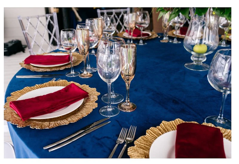 Салфетка бархатная рубиново-красная