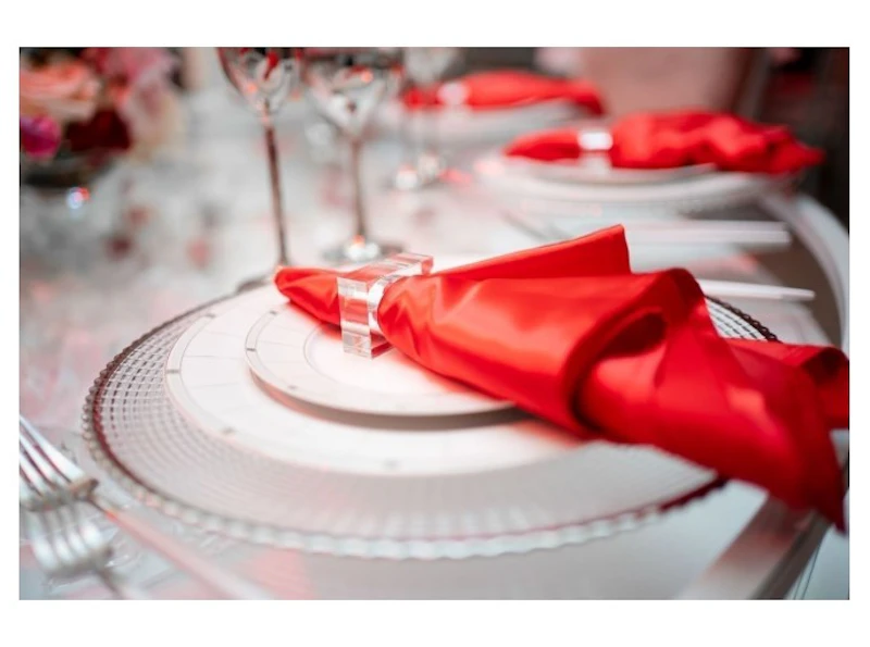 Салфетка атласная алая