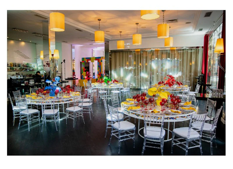 Стол "Лофт" белый, прозрачная столешница, белое подстолье