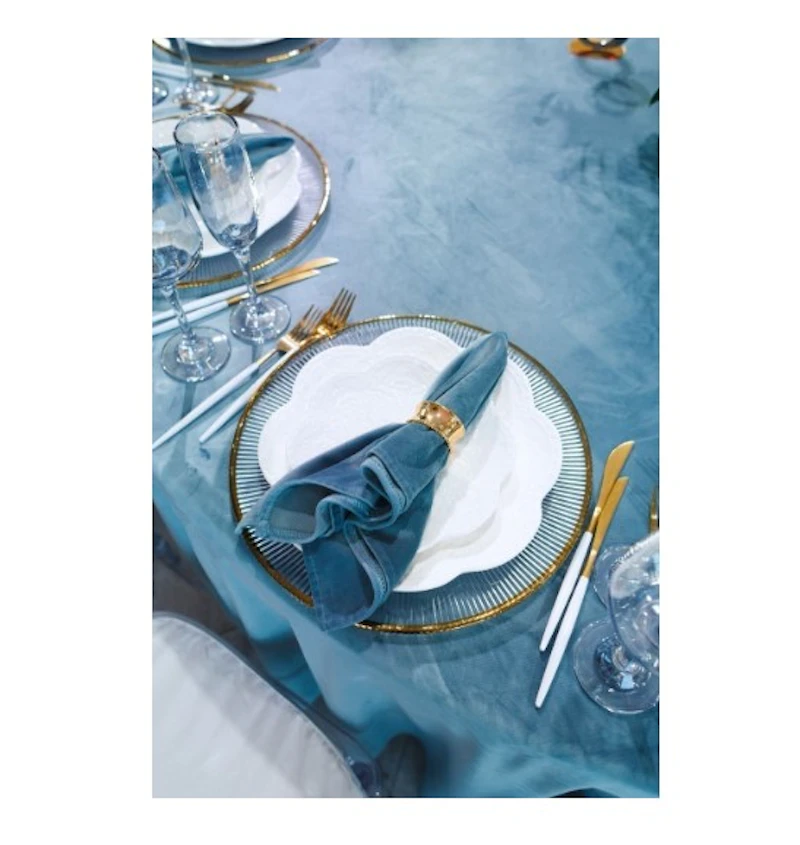 Скатерть круглая бархат пыльно-голубая