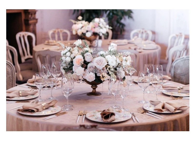 Скатерть круглая бархат светло-бежевая