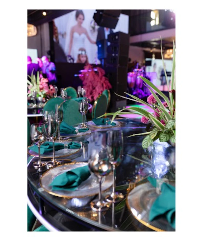 Салфетка полиэстер изумрудная