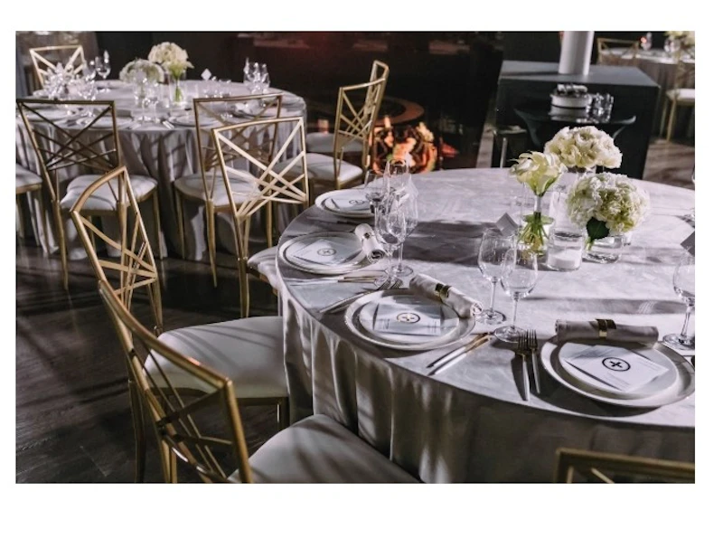 Скатерть круглая бархат светло-серая