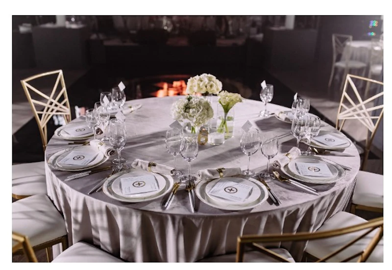 Скатерть круглая бархат светло-серая