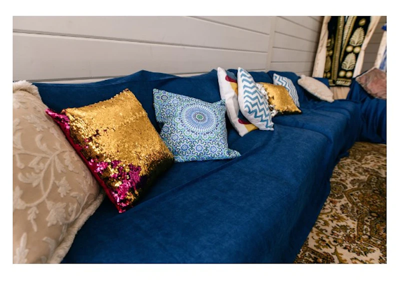 Подушка пайетки серебро с золотом