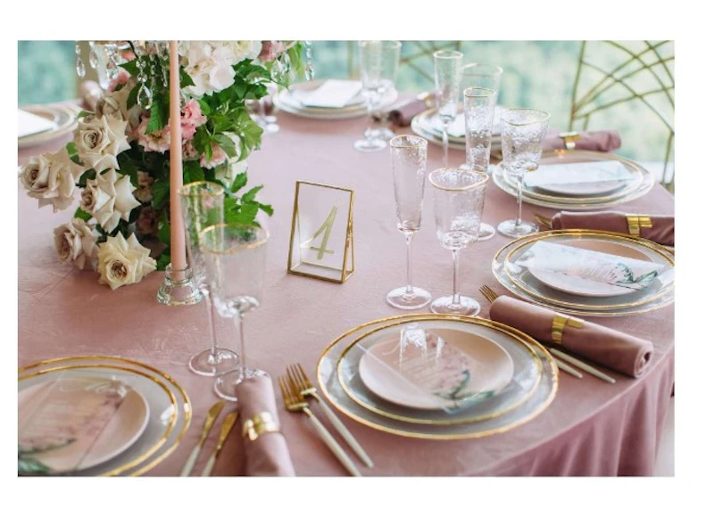 Скатерть круглая бархат пыльно-розовая