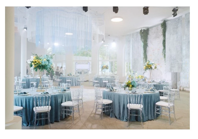 Скатерть круглая бархат пыльно-голубая