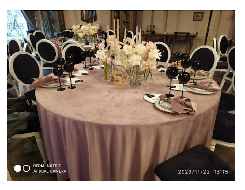 Скатерть круглая бархатная светло-лавандовая