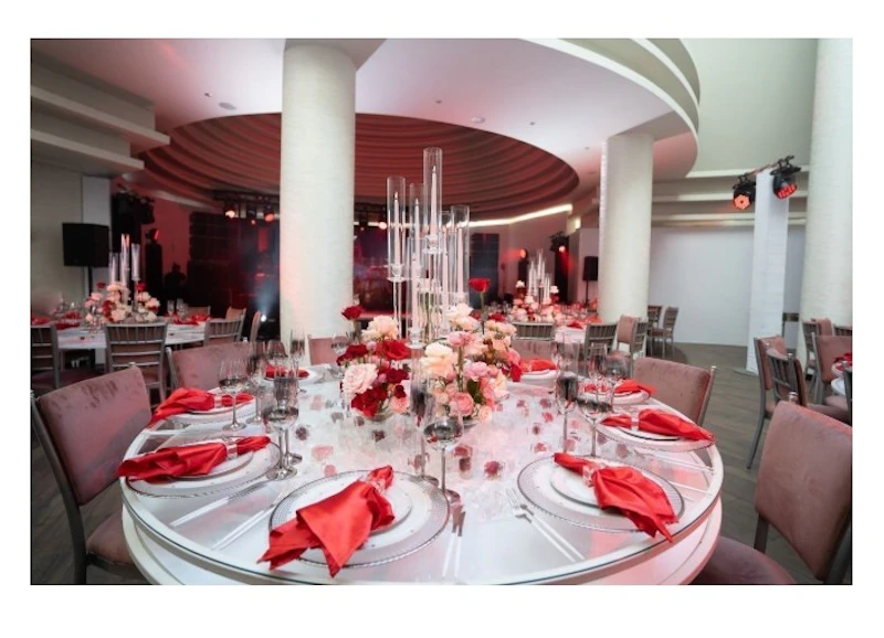 Стол "Лофт" белый, прозрачная столешница, белое подстолье