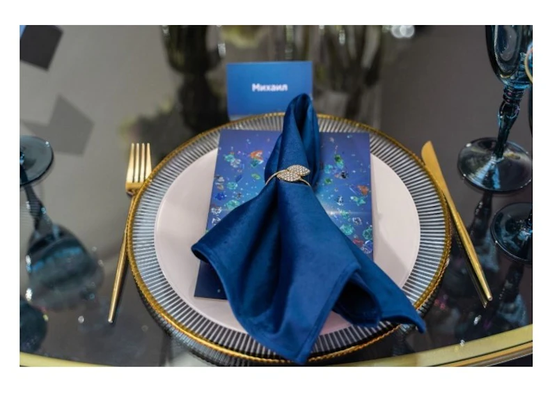 Подстановочная тарелка "Техно" c золотым кантом