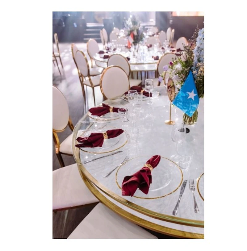 Стол "Лофт" золото, прозрачная столешница, белое подстолье