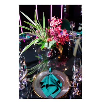 Салфетка полиэстер изумрудная - изображение 4