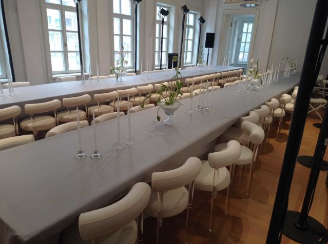 Стул Tokyo белая кожа